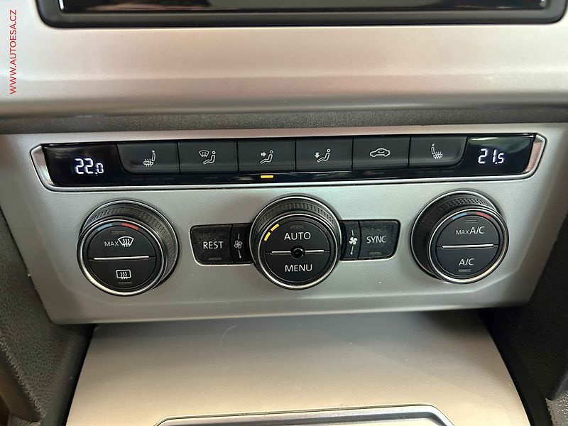 Volkswagen Passat (2015) 1.4TSi, 1.maj, LED, navi - fotka 16 z 18