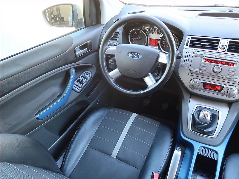 Ford Kuga (2008) 2.0 TDCi, 4X4 - fotka 7 z 18