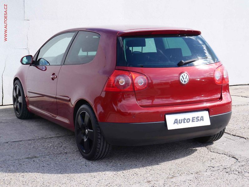 Volkswagen Golf (2006) 1.6 FSi, AC, tempo, park - fotka 4 z 15