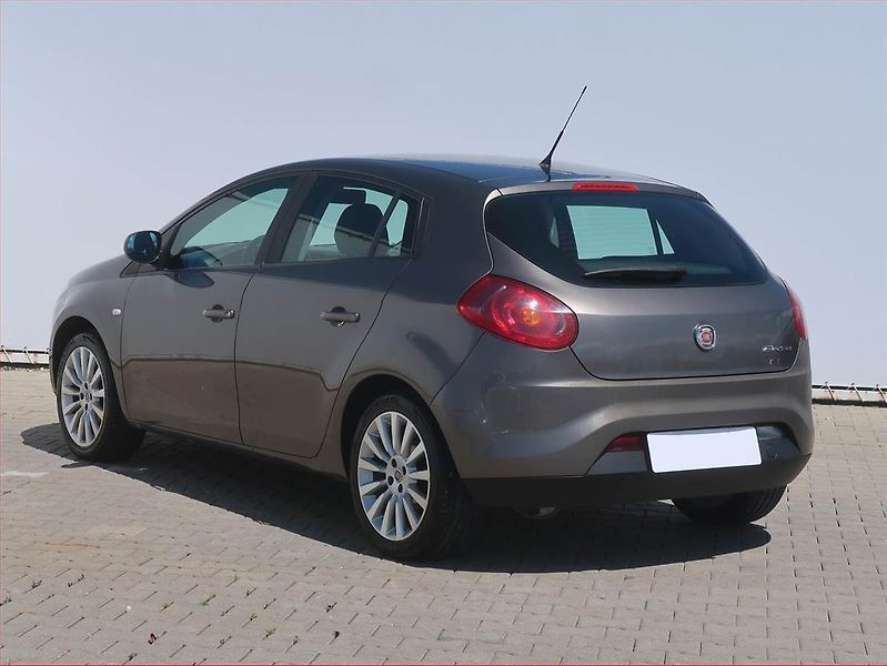 Fiat Bravo (2007) 1.4 16V, nová STK, slušný stav - fotka 4 z 14