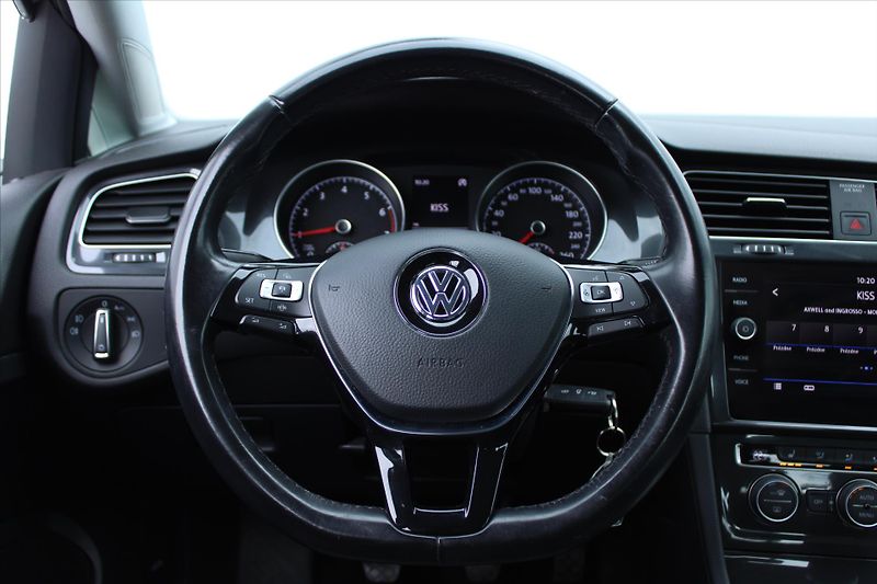 Volkswagen Golf 1.0 TSI 85kW COMFORTLINE ČR - fotka 13 z 26