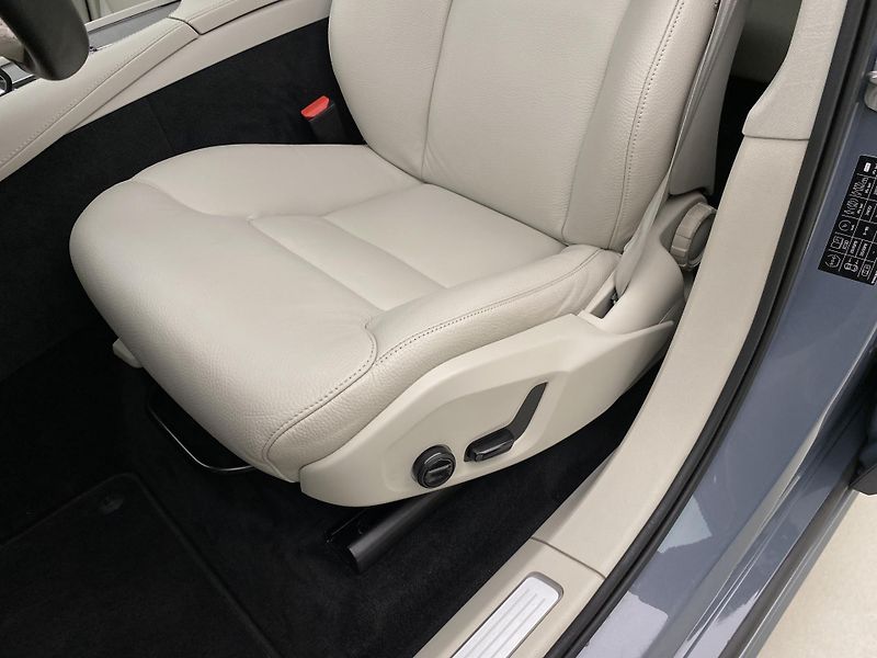 Volvo XC90 B5 AWD CORE AUT CZ - fotka 25 z 58