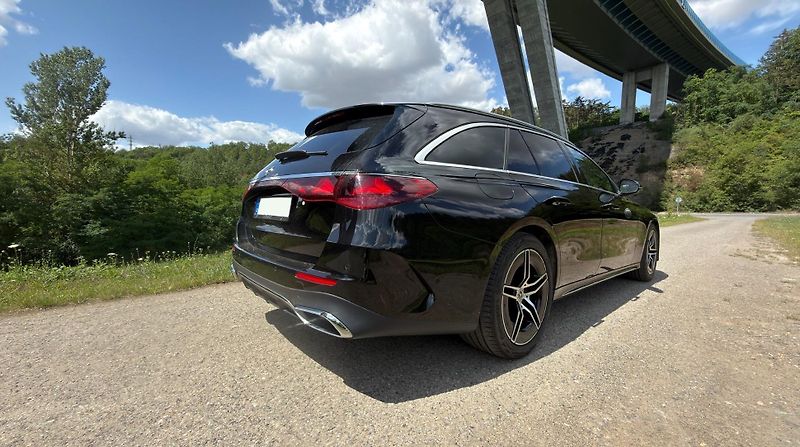 Mercedes-Benz Třídy E (2023) E220d, AMG, TOP výbava, záruk - fotka 5 z 18
