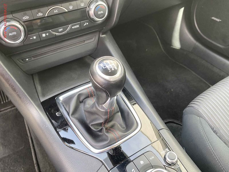 Mazda 3 (2015) 2.0 i, Sport, bixen, navi, - fotka 17 z 21