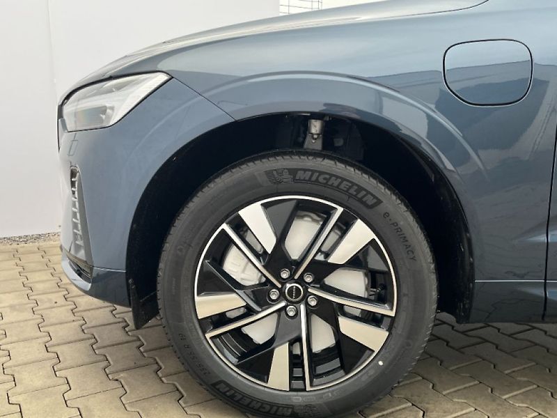 Volvo XC60 Plus Dark T6 AWD 257kW - fotka 25 z 25