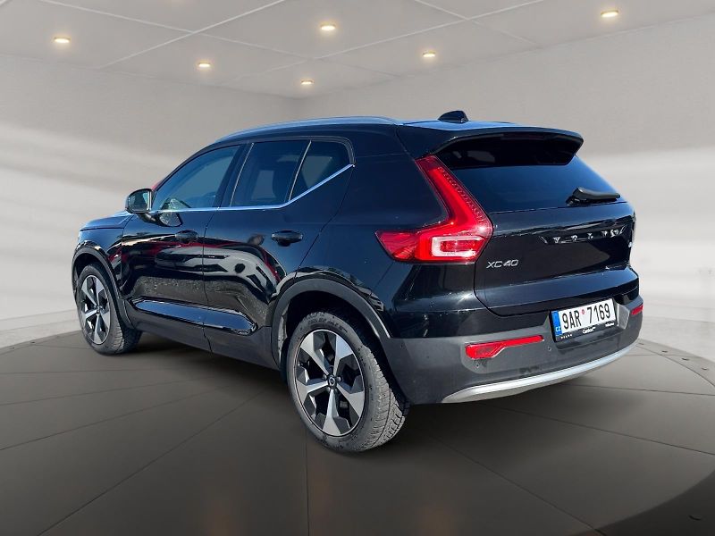 Volvo XC40 (2023) ULTIMATE BRIGHT B4 P 145kW AWD - fotka 4 z 11