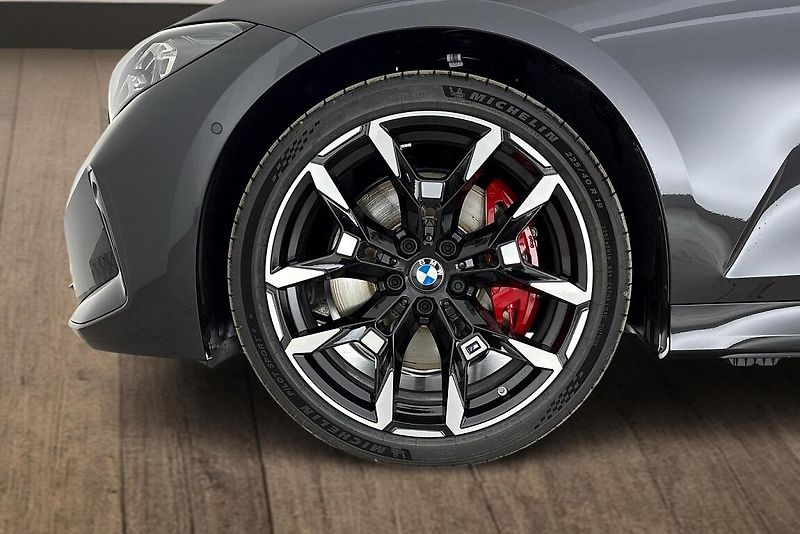 BMW Řada 3 řady 3 | 330d xDrive - fotka 27 z 28