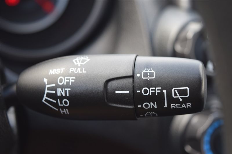 Honda Jazz 1,2 i 66KW ALU KLIMA NÍZKÉ KM - fotka 25 z 35