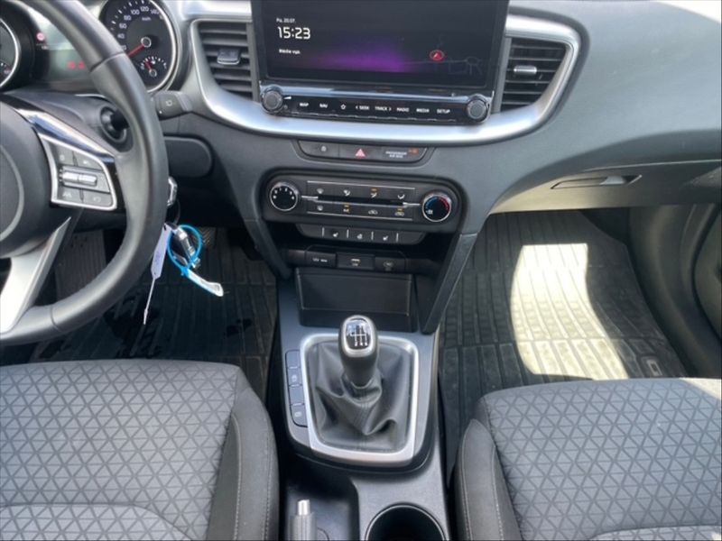 Kia Ceed 1,5 T-GDI 103 Spin - fotka 10 z 11