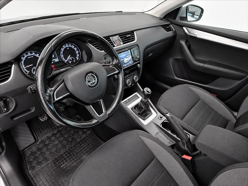 Škoda Octavia 1,6 TDI 85 KW, AMBITION - fotka 7 z 13
