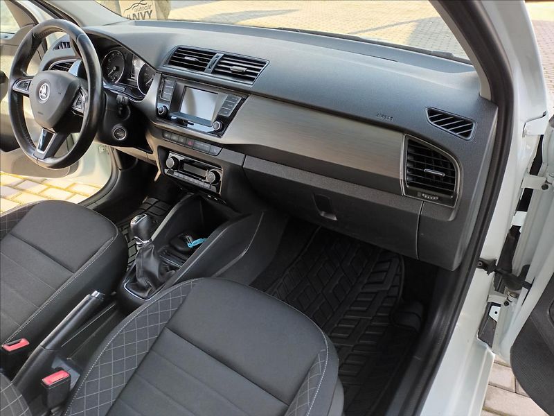Škoda Fabia 1,2 TSI,81KW,SERVIS,KOLA,VÝHŘE - fotka 27 z 47