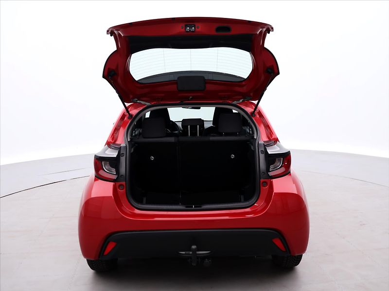 Toyota Yaris 1,5 Hybrid e-CVT 68kW aut. CZ - fotka 9 z 27