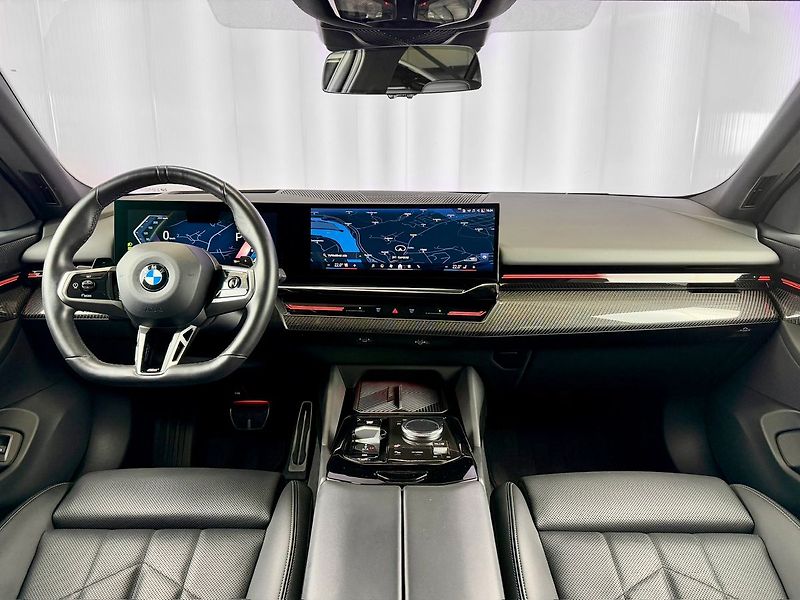BMW Řada 5 520d xDrive M-SPORT, HARMAN&KA - fotka 10 z 35