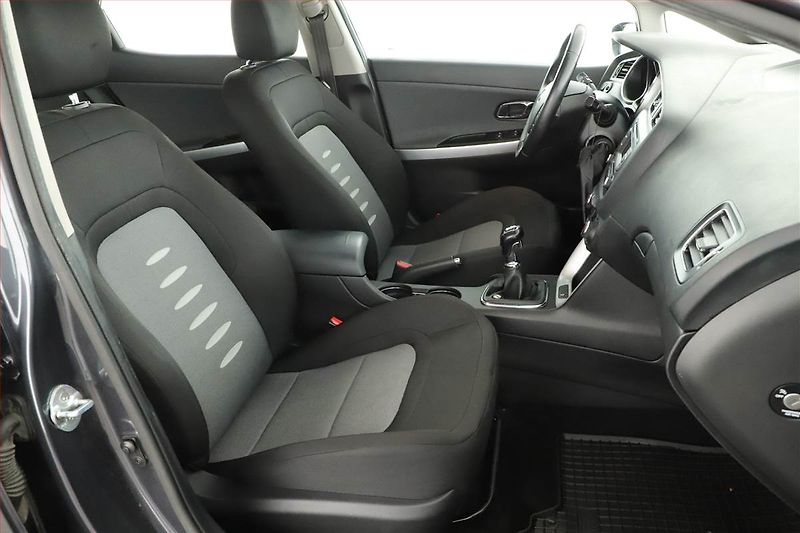 Kia Ceed (2014) 1.6 GDI, ČR,1.maj, Serv.kniha - fotka 7 z 14