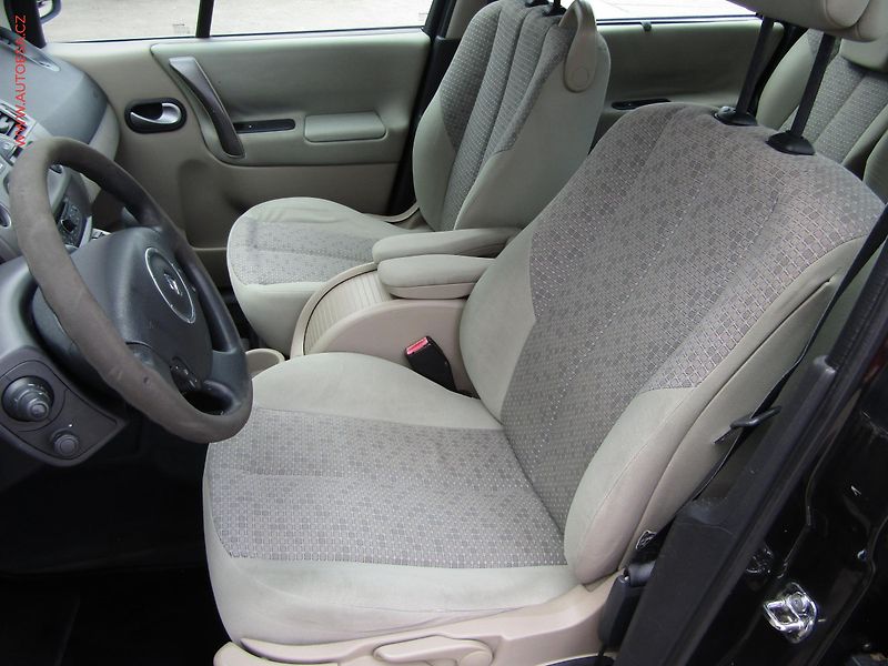 Renault Scénic (2008) 1.5 dCi, AC, tempo, navi - fotka 9 z 18