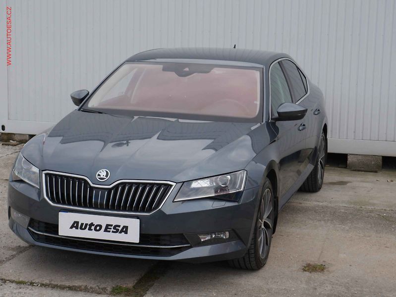 Škoda Superb (2015) 2.0 TDi 4x4, DSG, navi, bixen - fotka 3 z 20