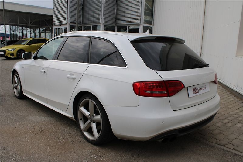 Audi A4 2,0 TDI quattro Avant S-line - fotka 4 z 10