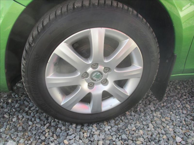 Škoda Fabia 1,2 TSI, klima, servis, tažné, - fotka 26 z 45