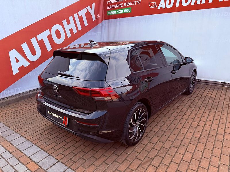 Volkswagen Golf 1.5 TSi Life, ČR, 1.Maj - fotka 7 z 33