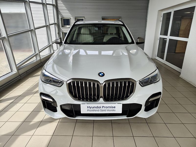 BMW X5 (2021) M50i 390kW xDrive - fotka 6 z 30