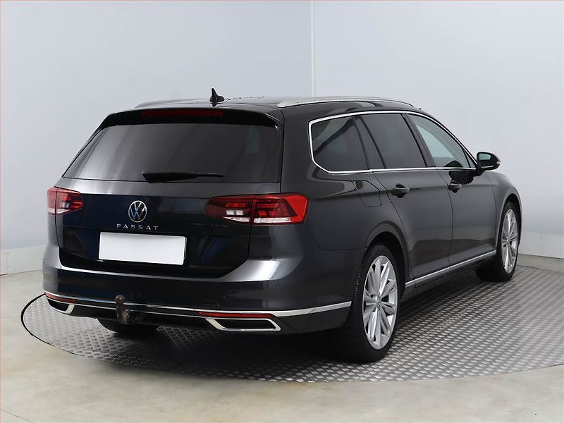 Volkswagen Passat (2020) 2.0 TDI - fotka 5 z 22
