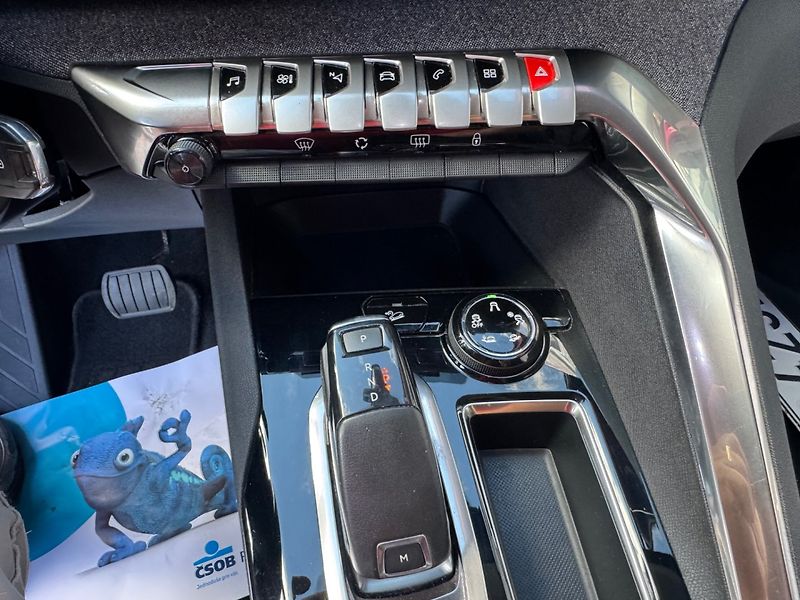 Peugeot 3008 (2017) 1.2 GT-line, automat - fotka 26 z 33