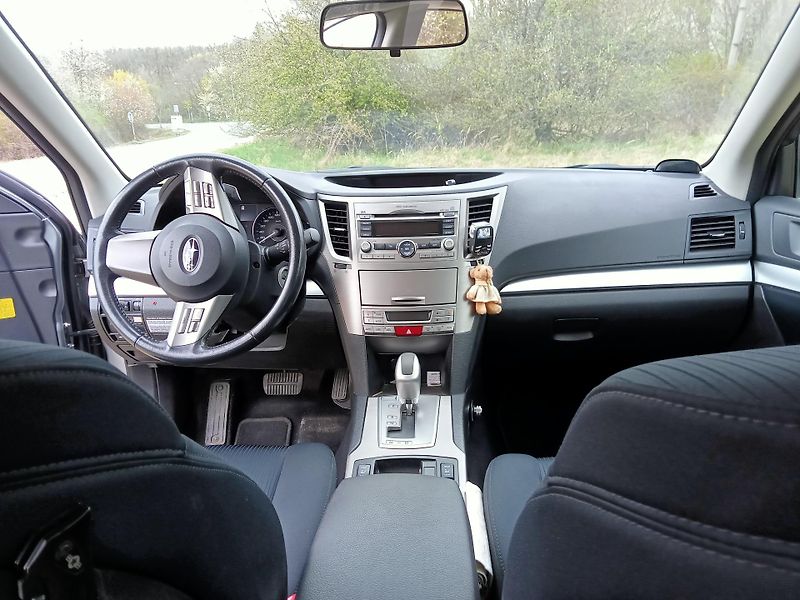 Subaru Legacy (2011) Legacy 2,5i - fotka 6 z 10