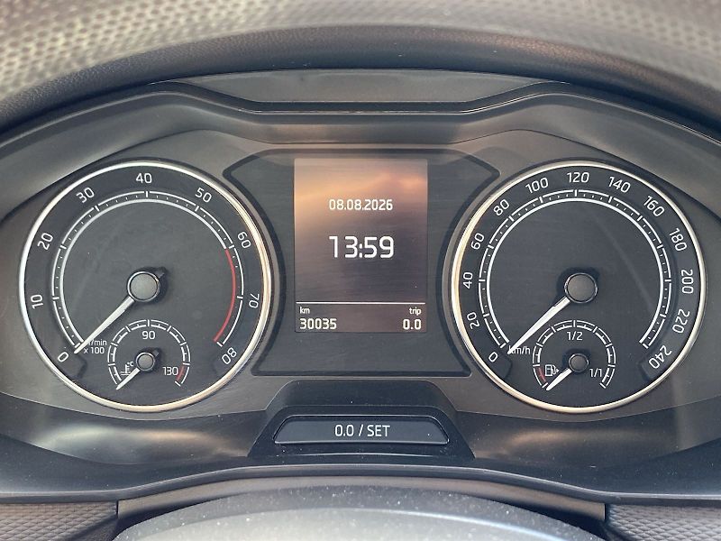 Škoda Kamiq (2023) 1.0 TSI Ambition - fotka 7 z 32