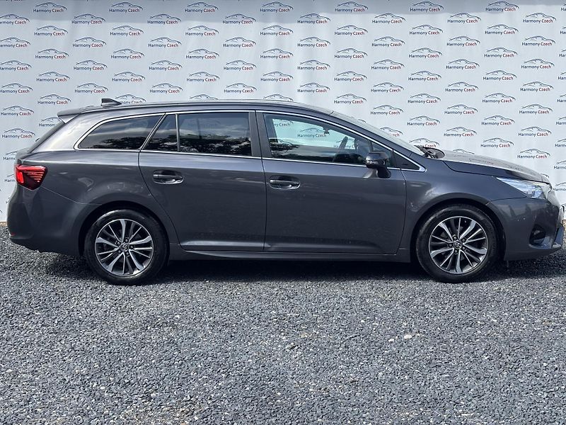 Toyota Avensis (2015) 1.8VVTi, 108kW, REZERVACE - fotka 4 z 17