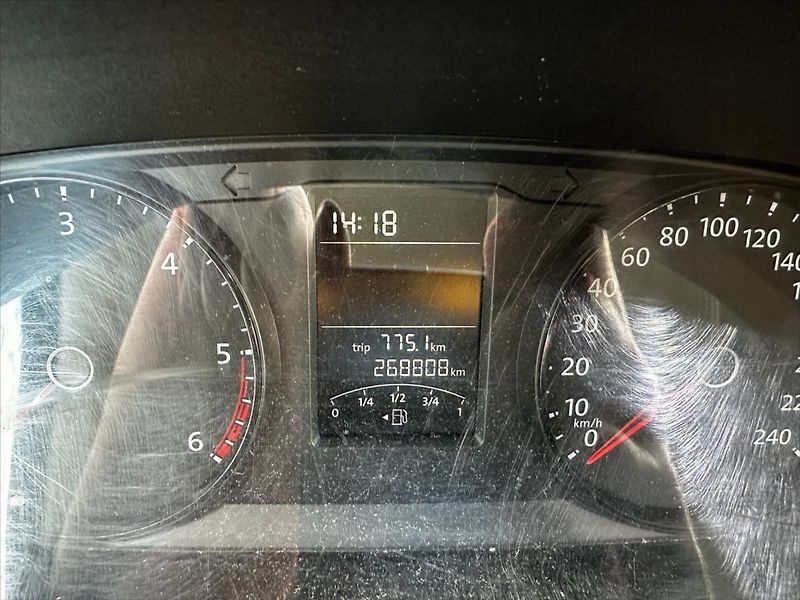 Volkswagen Transporter 2,0 TDI 75kW-LONG-9 MÍST-CZ - fotka 20 z 33