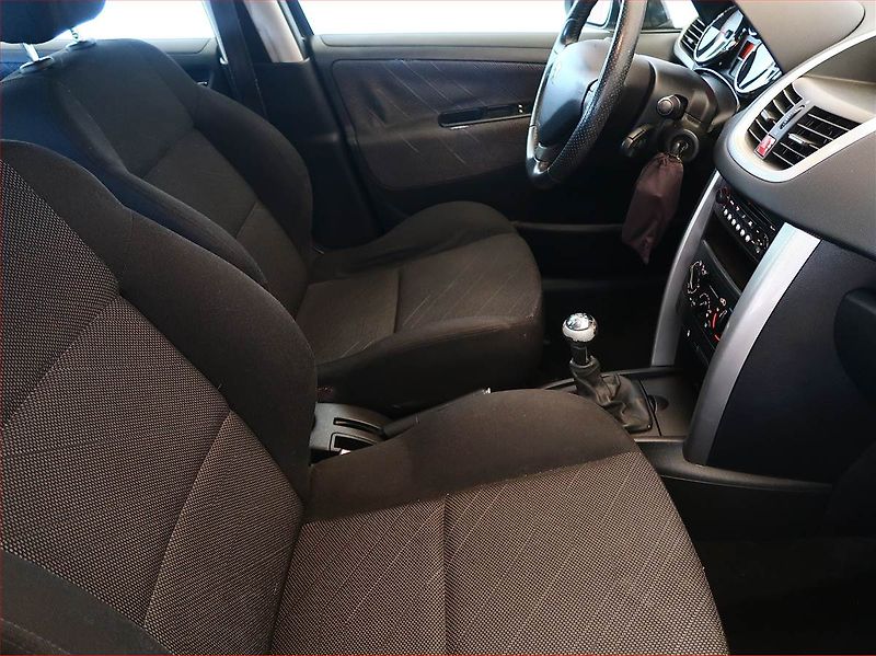 Peugeot 207 (2007) 1.4 16V, Serv.kniha - fotka 9 z 14