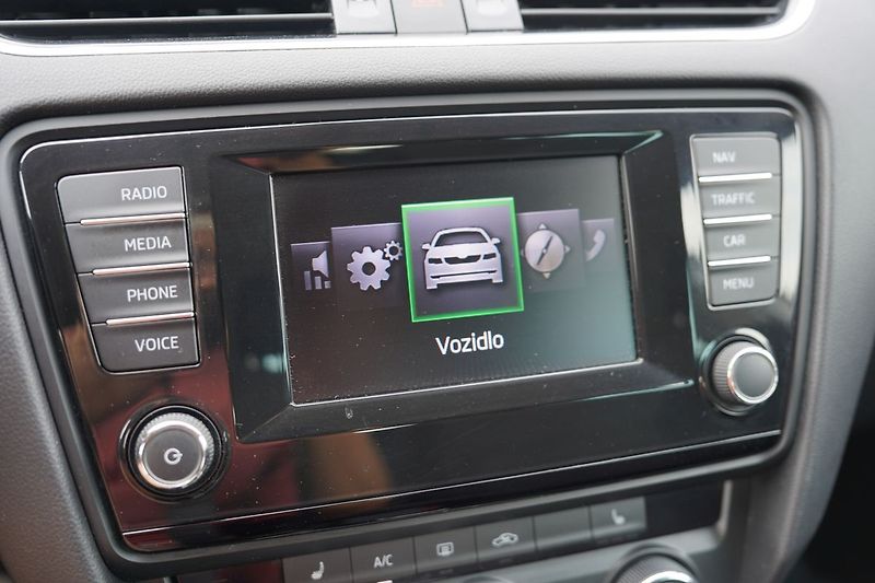 Škoda Octavia III  2.0TDi 135 kW DSG 4x4 ČR - fotka 37 z 41
