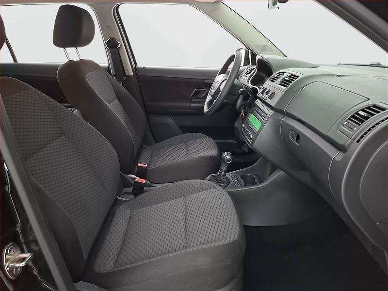 Škoda Fabia (2010) 1.2 TSI, Automat, Tažné - fotka 9 z 16