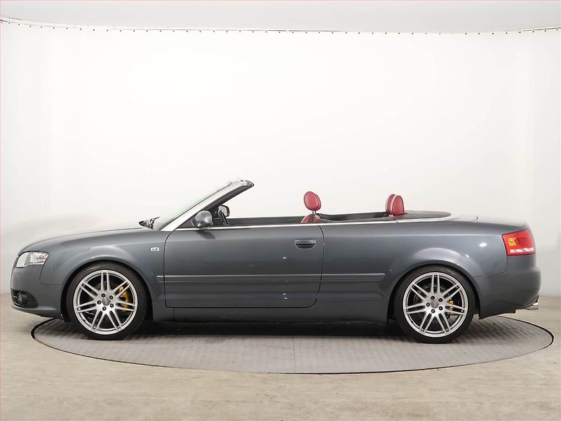 Audi A4 (2008) S-Line 1.8 T, Serv.kniha - fotka 3 z 13