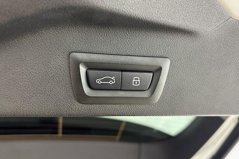 BMW X5 xDrive40i - fotka 13 z 29