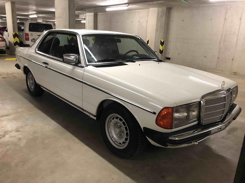 Mercedes-Benz 280 (1980) - fotka 5 z 9