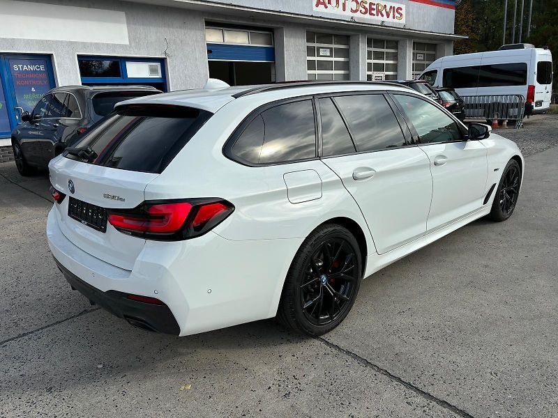 BMW Řada 5 (2024) 2.0 /215kW - fotka 2 z 12