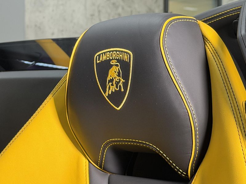 Lamborghini Huracán (2024) EVO SPYDER LIFT VIOLA PASIFAE - fotka 22 z 35