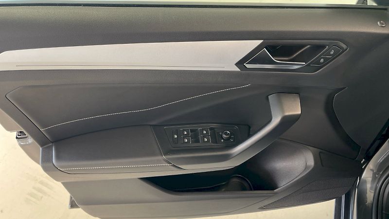 Volkswagen T-Roc (2025) Life GOAL 1.0 TSI 85kW - fotka 14 z 32