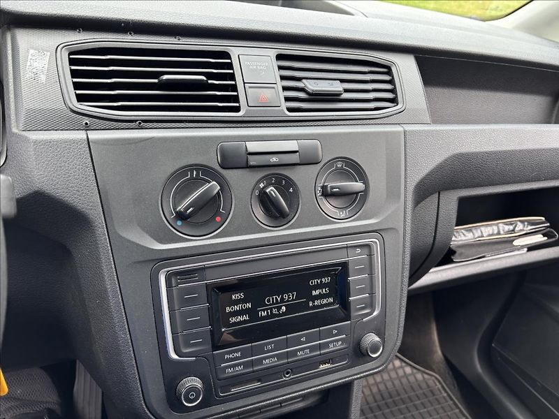 Volkswagen Caddy 2,0 TDi 75kW DPH - fotka 21 z 28