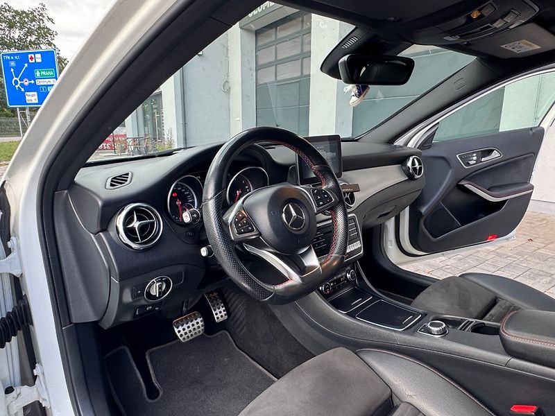 Mercedes-Benz GLA (2017) 220CDI 4-MATIC AMG - fotka 16 z 34