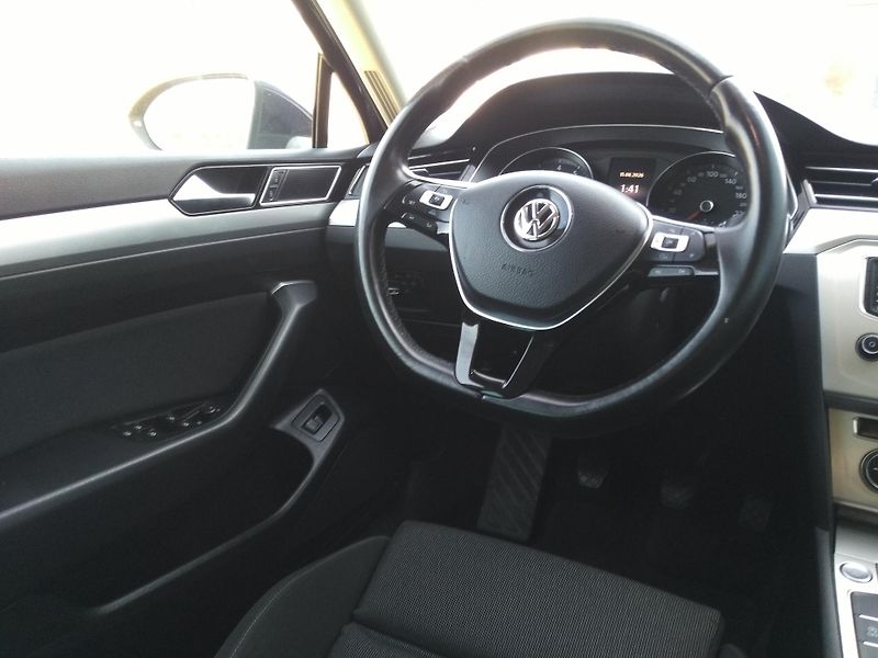 Volkswagen Passat 1,4 TSI  /110 kW/  - fotka 9 z 45