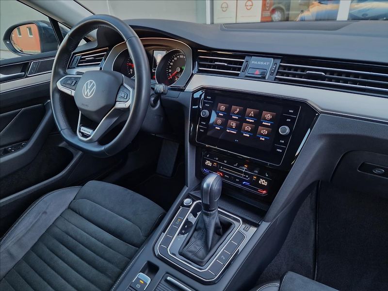Volkswagen Passat 2.0TDI 147kW 4MOTION DSG Eleg - fotka 38 z 50
