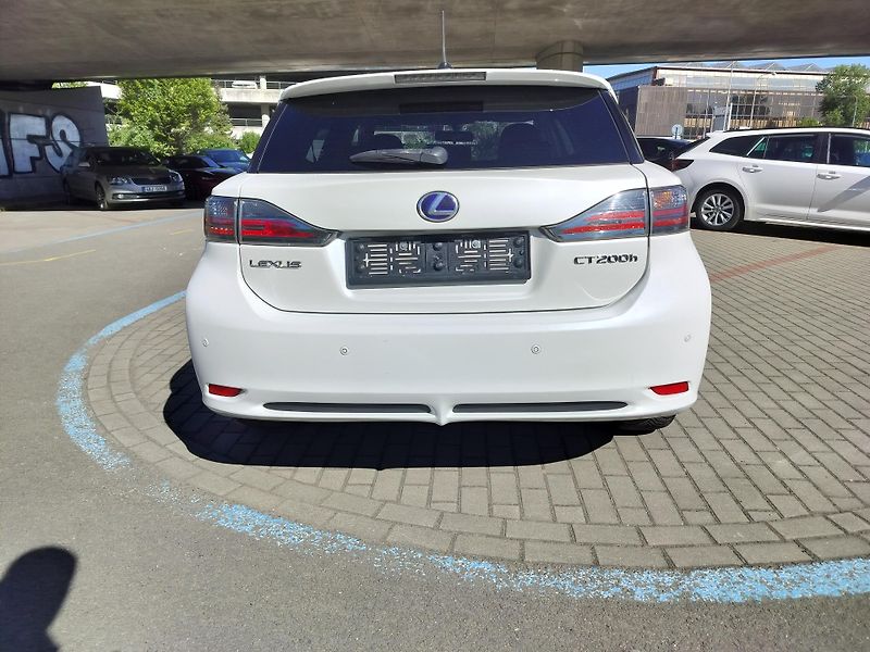 Lexus CT 200h plný servis v Lexusu  - fotka 6 z 32