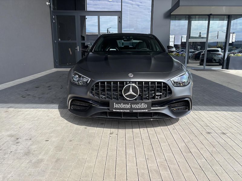 Mercedes-Benz Třídy E (2023) E 63 S AMG 4M+ sedan - fotka 8 z 51