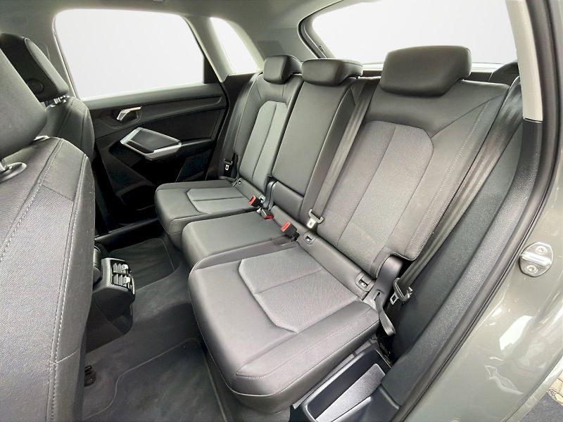 Audi Q3 (2023) 35 TFSI 110 kW S-Line S-tronic - fotka 25 z 33