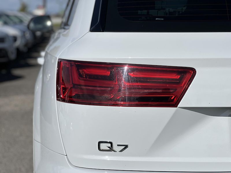 Audi Q7 3.0TDi QUATTRO S-LINE ČR DPH - fotka 40 z 43
