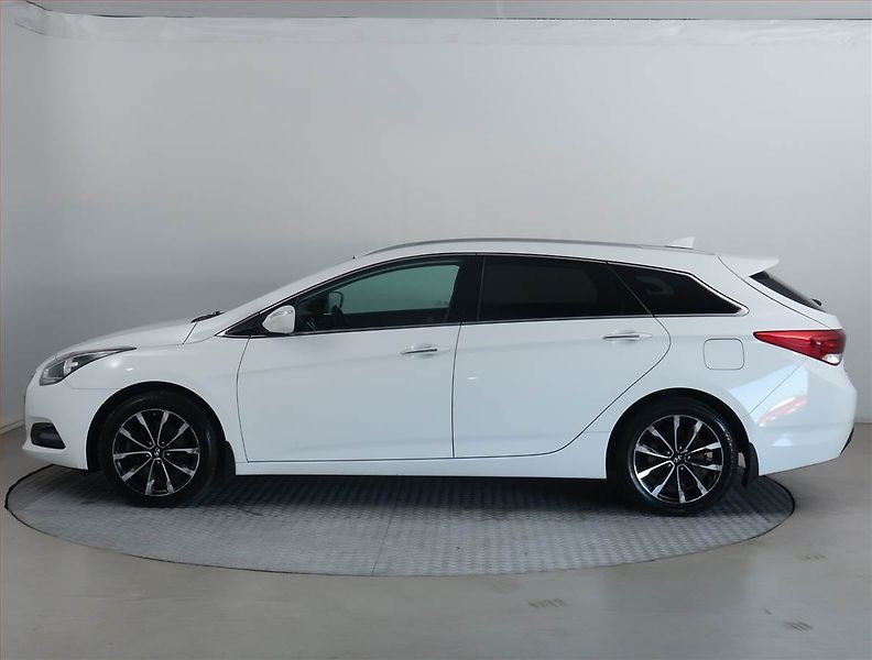 Hyundai i40 (2018) 1.7 CRDi, Navi, Tempomat - fotka 3 z 17