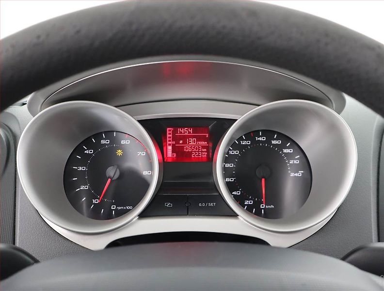 Seat Ibiza (2010) 1.4 16V, Serv.kniha, po STK - fotka 11 z 18