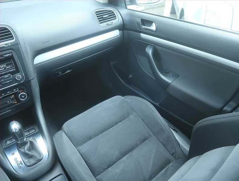Volkswagen Golf (2012) Highline 1.6 TDI, Automat - fotka 8 z 16